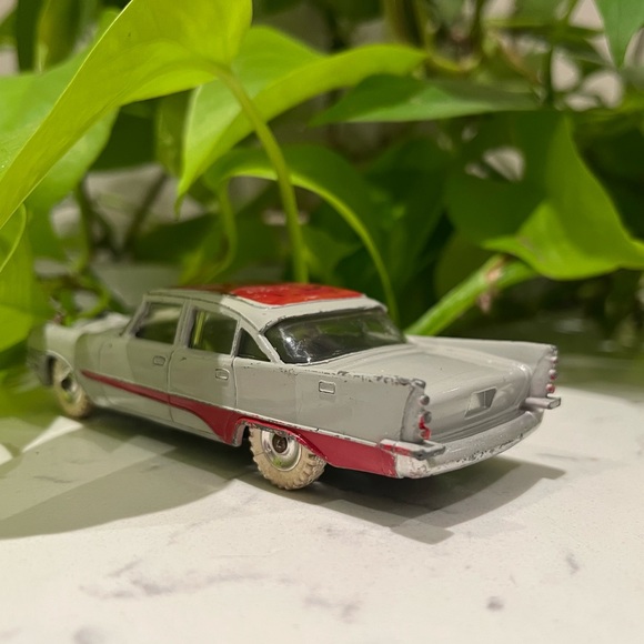 Dinky Toys 192 De Soto Fireflite (with windows). - Picture 3 of 5